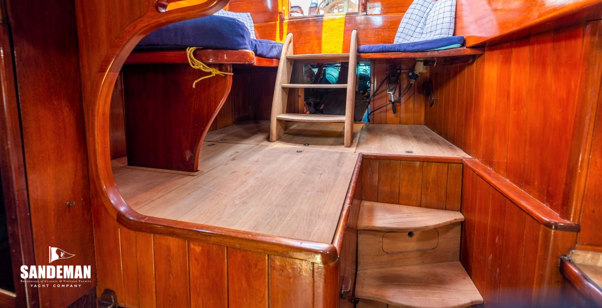 Doghouse and companionway view aft