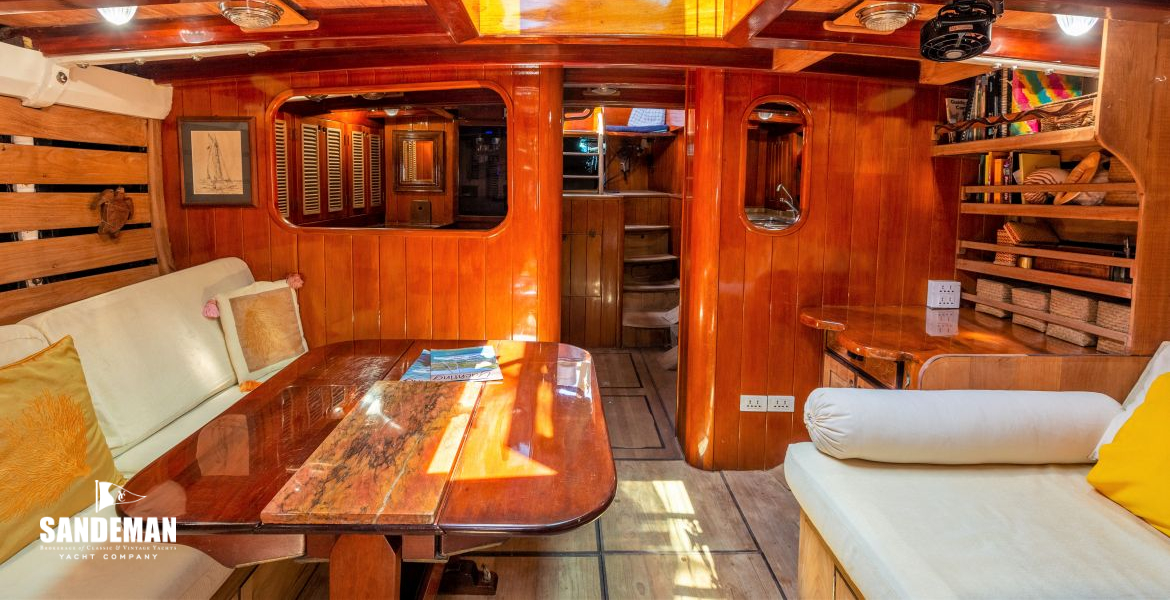 Saloon view aft