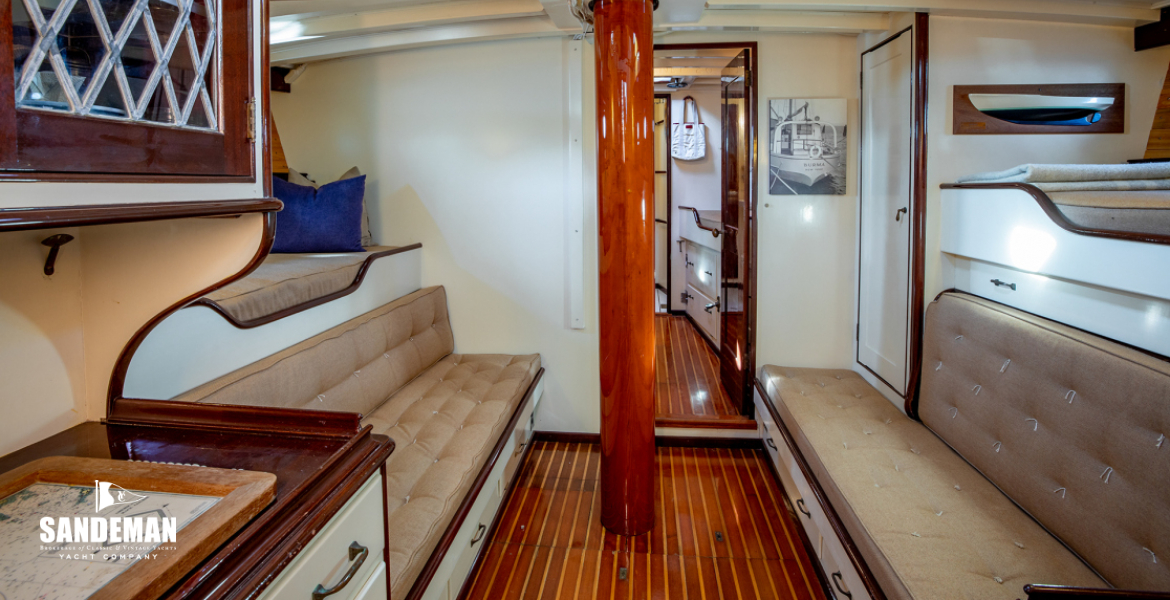 Main saloon view forward
