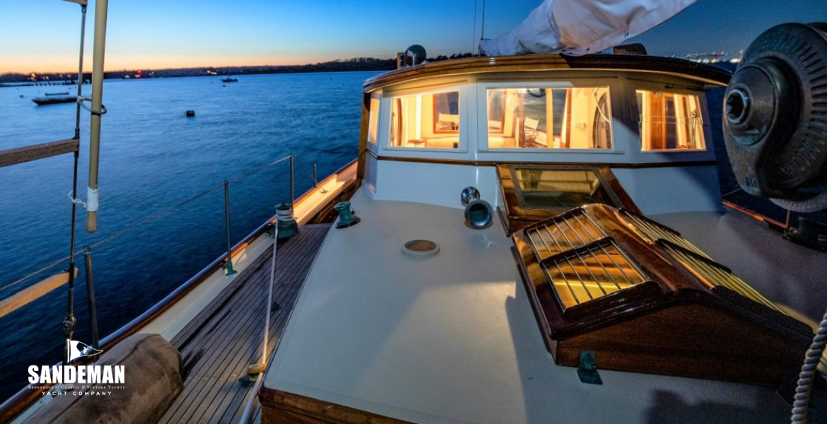 Trunk cabin/ wheelhouse view aft