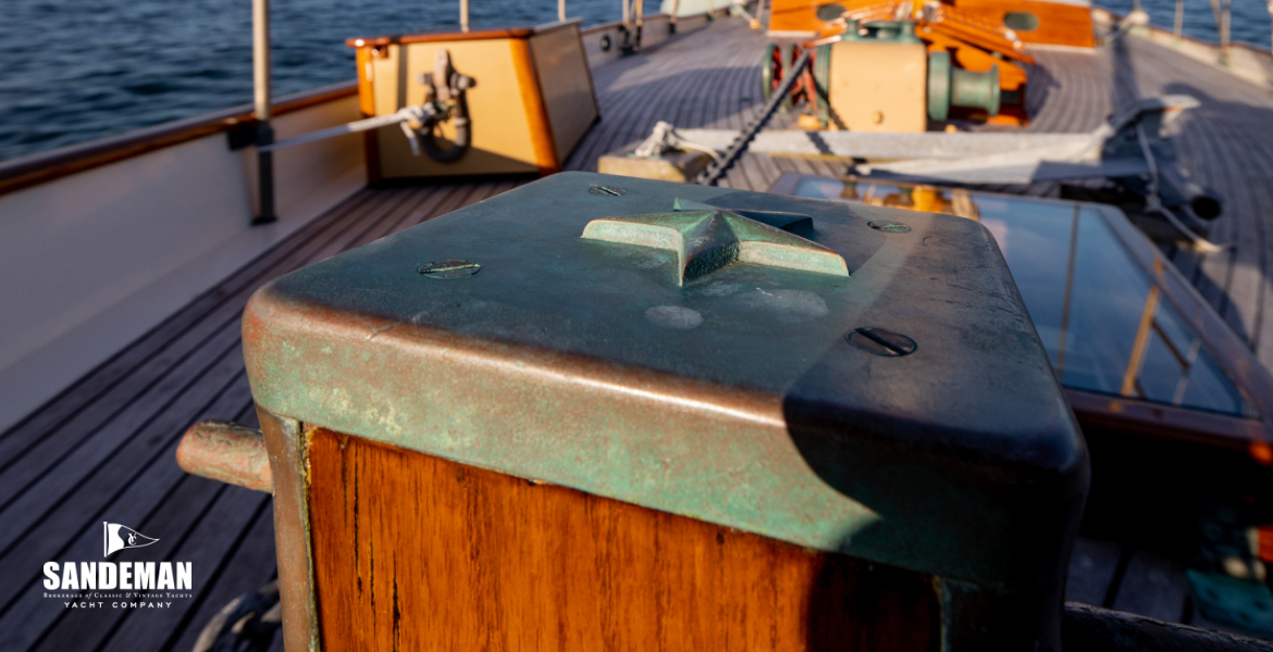 Foredeck view aft