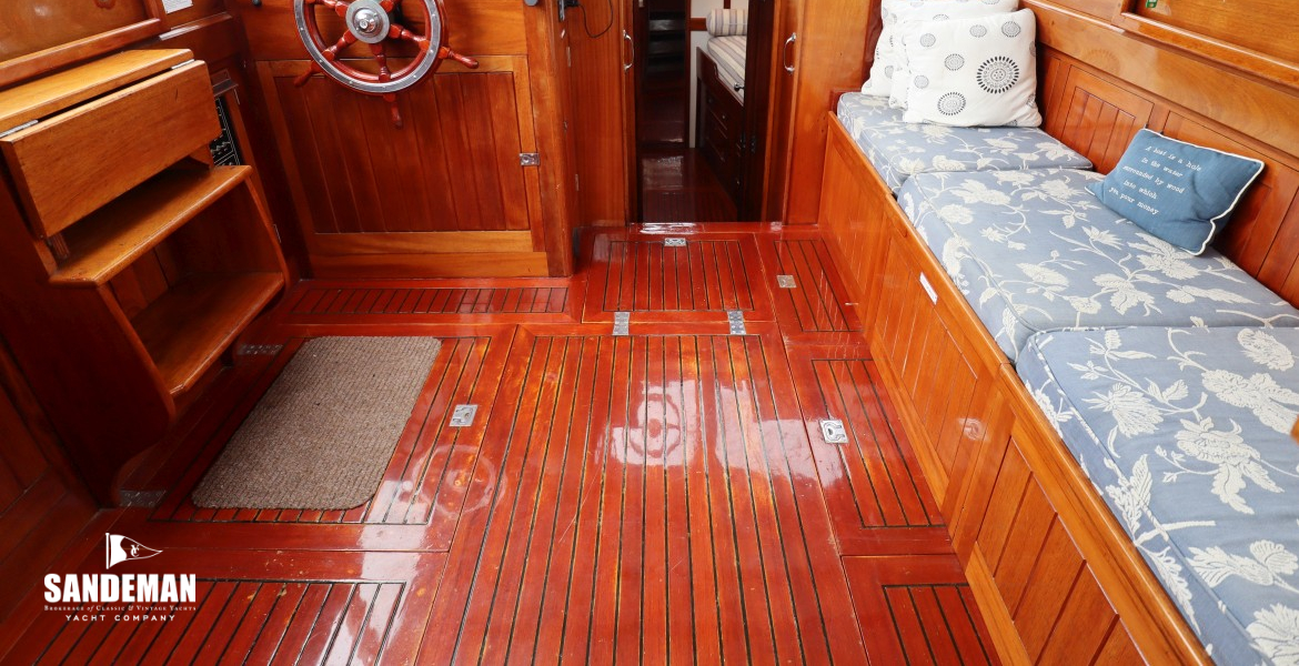 Forward to wheelhouse/ deck saloon