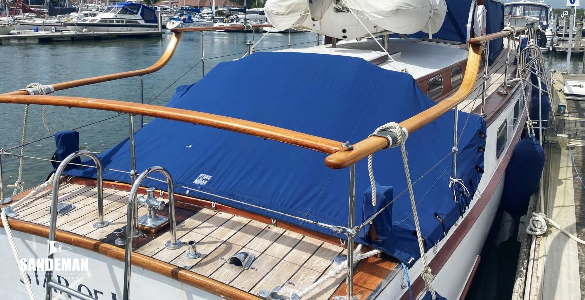 Cockpit cover