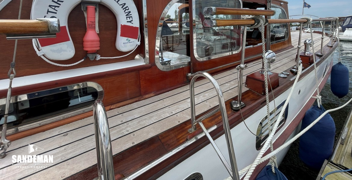 Wheelhouse aft to starboard