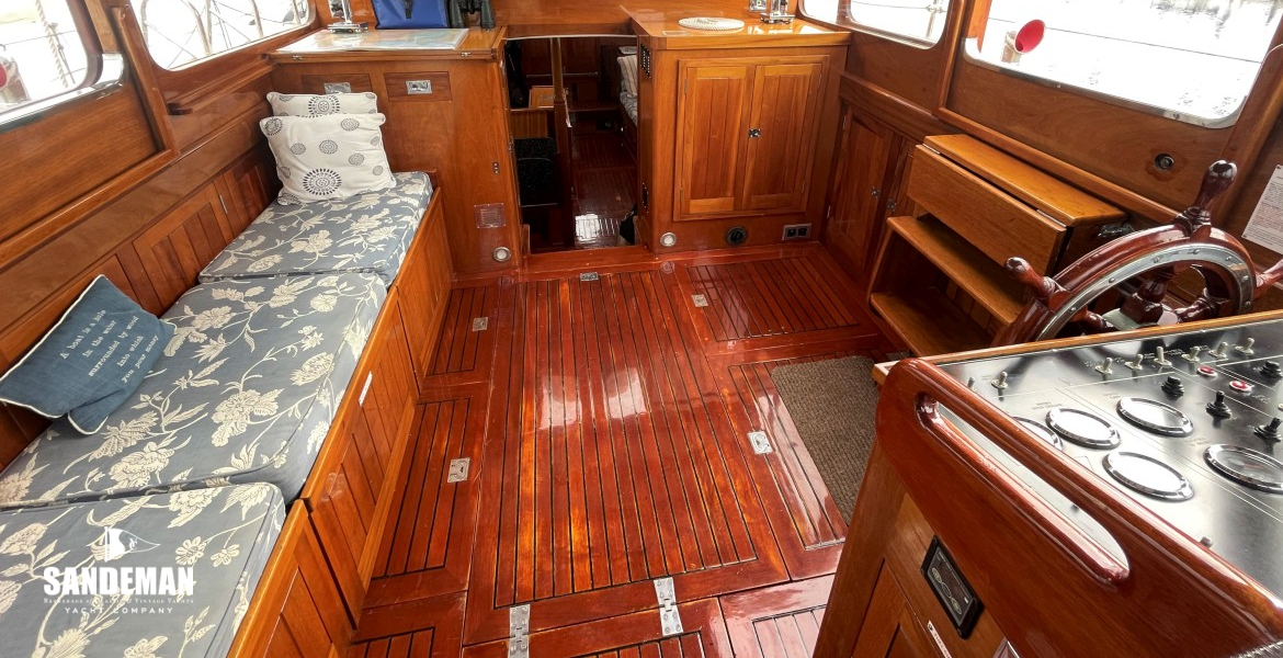 Wheelhouse/ Deck Saloon view aft
