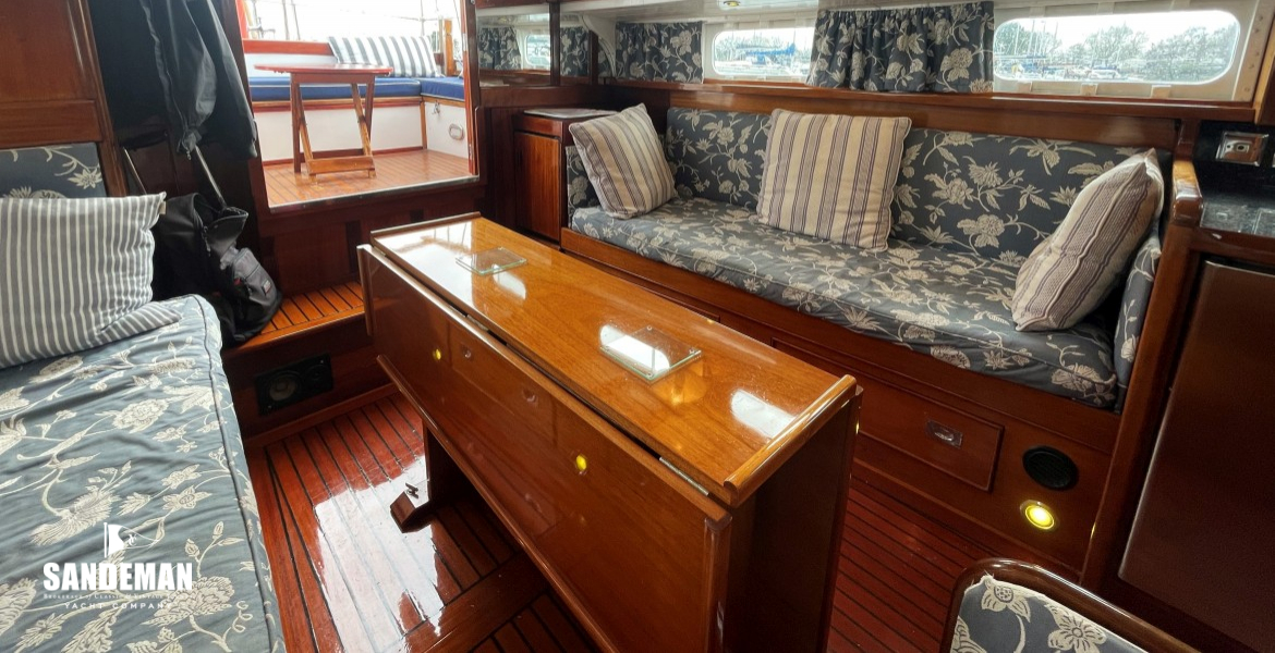 Saloon view aft to port