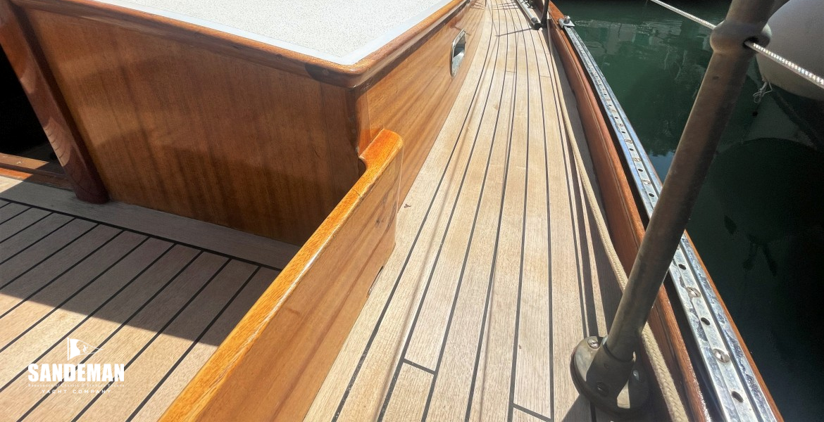 Starboard side deck view forward