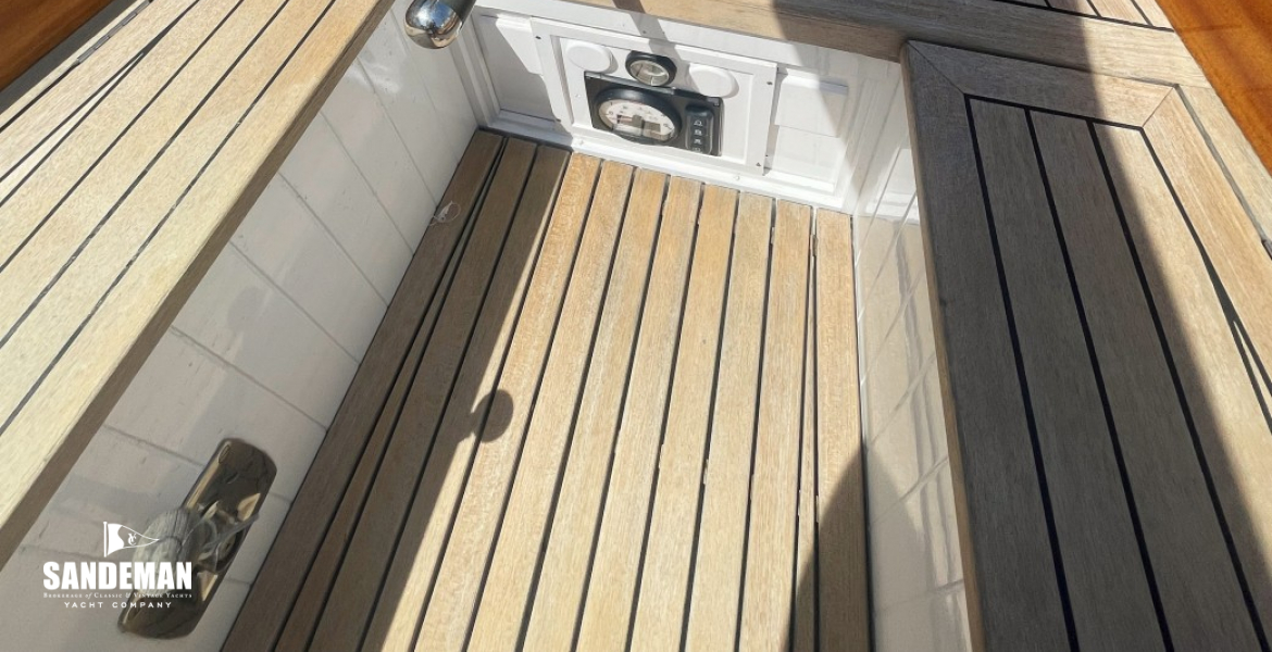 Aft cockpt details