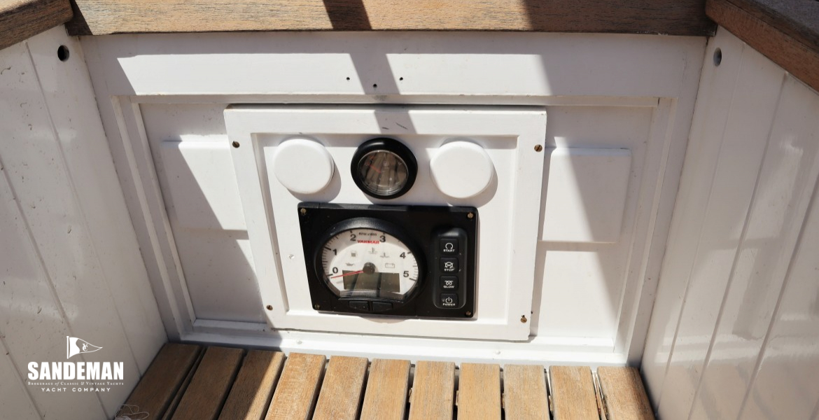 Engine panel