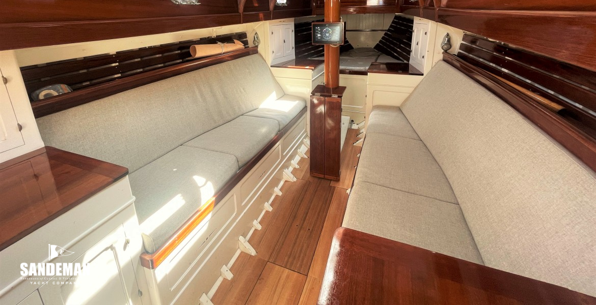 Saloon view forward from chart table