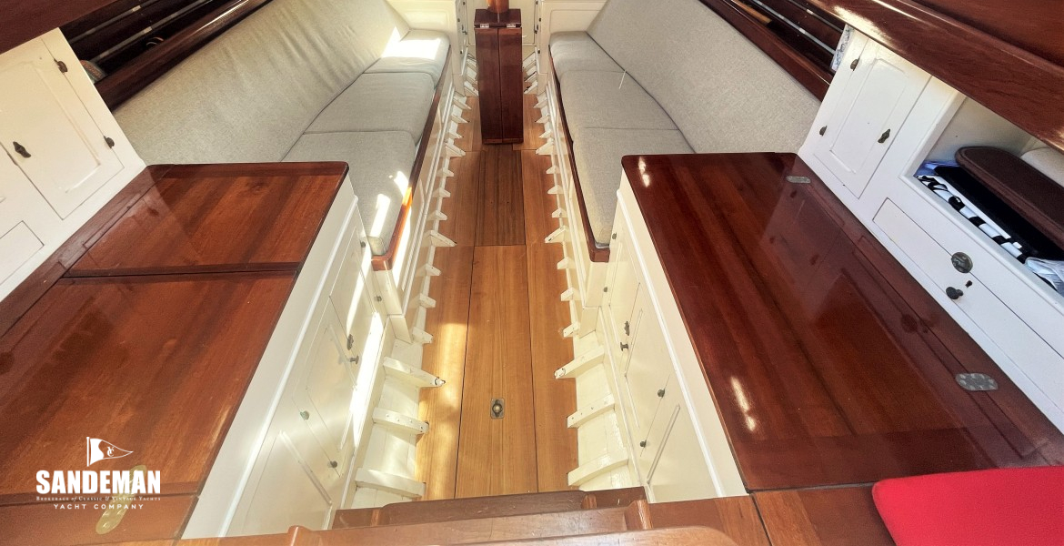 Accommodation overview forward from companionway