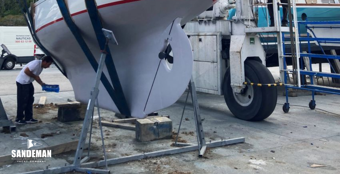 Hauled out showing mast details