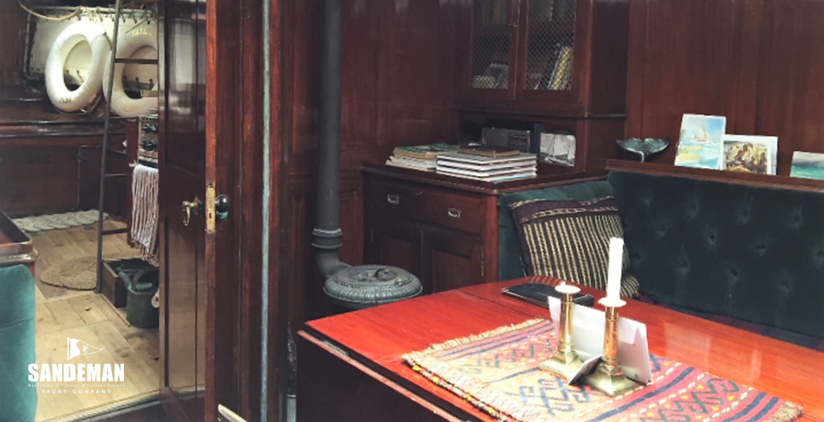 Saloon view forward to forepeak