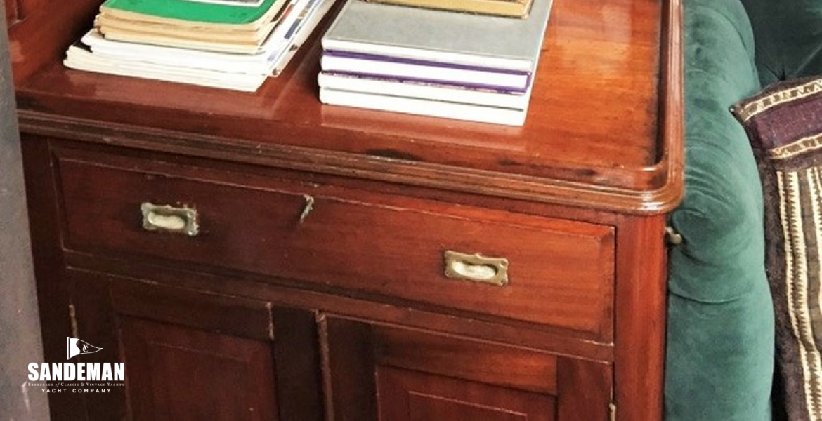 Saloon forward starboard sideboard