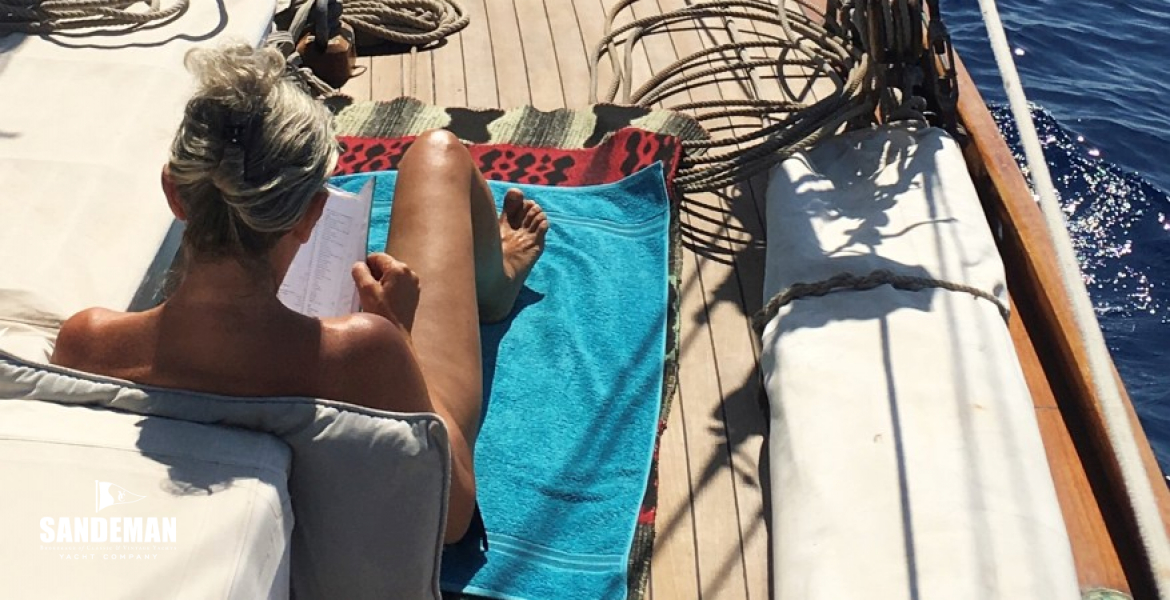 Mid deck view forward