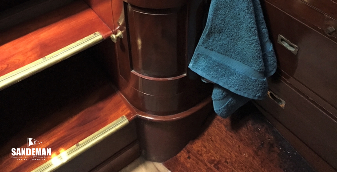 Stateroom basin to port