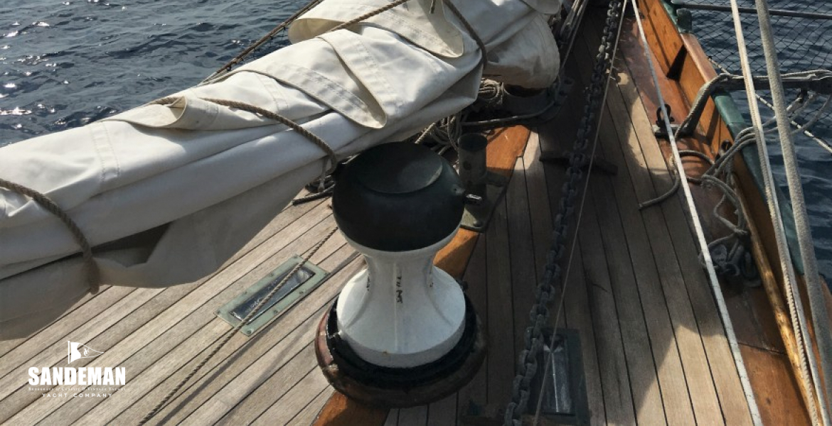 Foredeck details