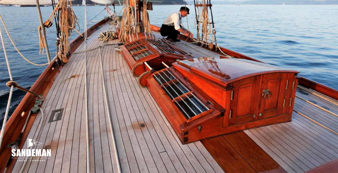 Mid deck view forward