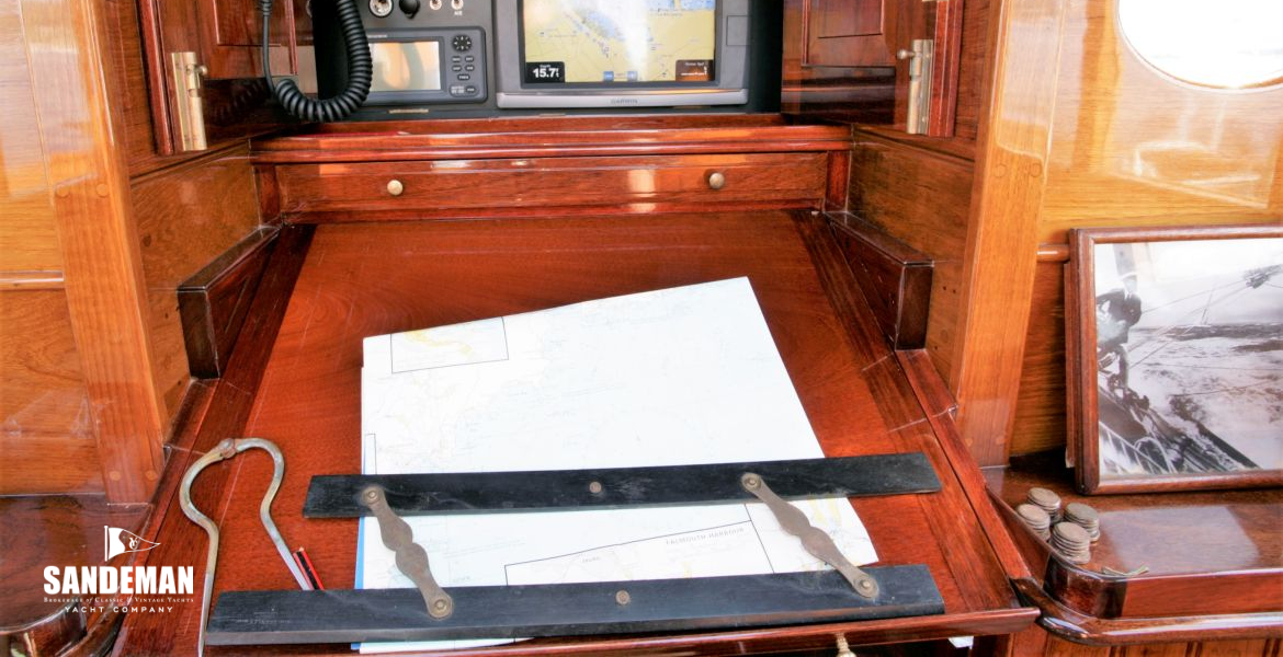 Deckhouse nav station