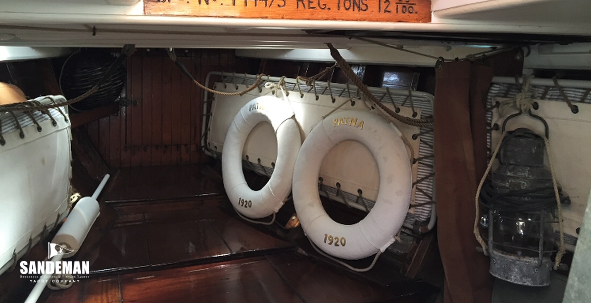 Forepeak view forward