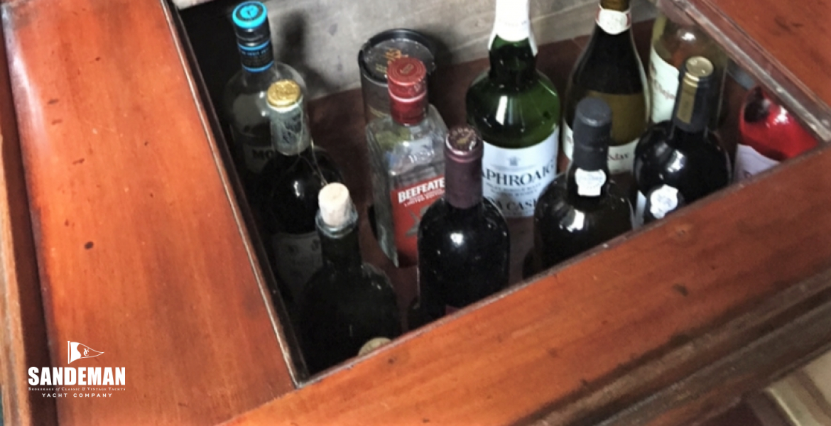 Drinks locker port forward sideboard