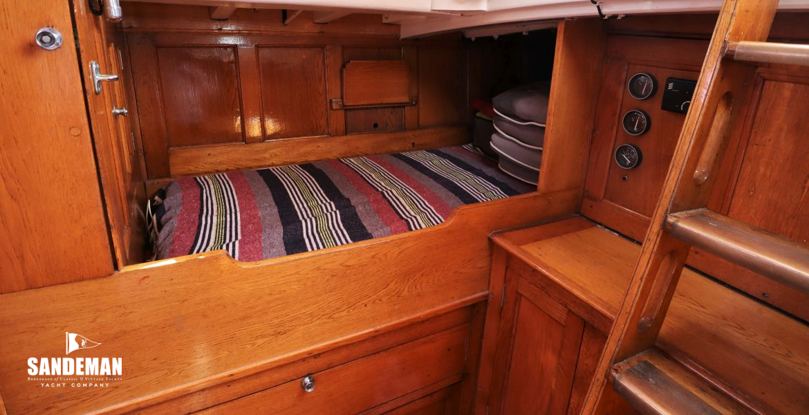 Aft cabin view to starboard