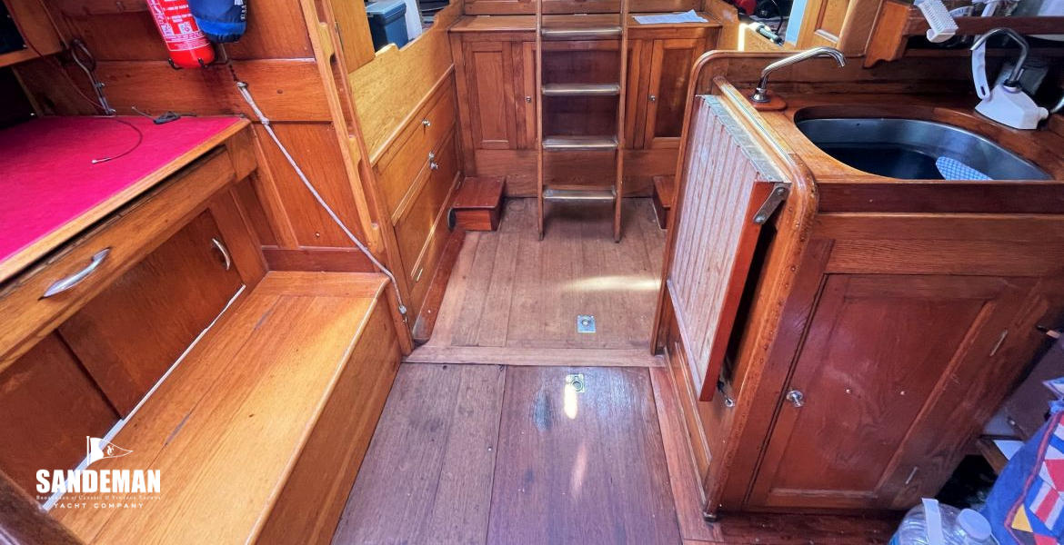 Aft accommodation view aft