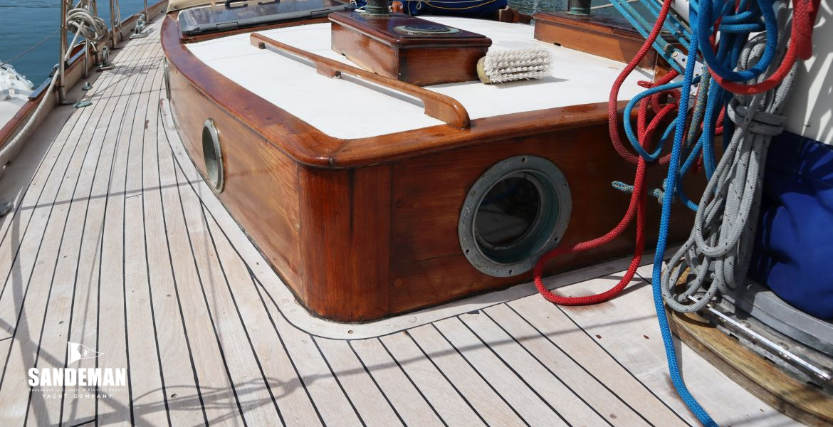 View aft to starboard from foredeck