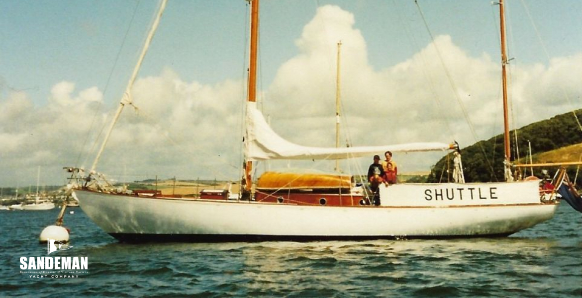 With wood mainmast