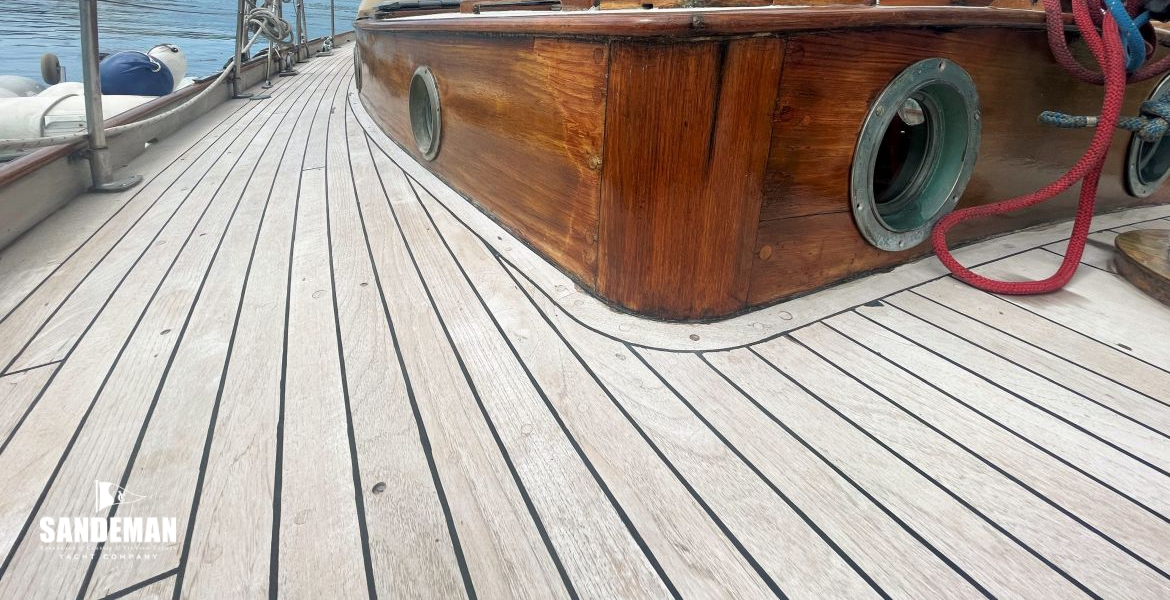 View aft to starboard from foredeck