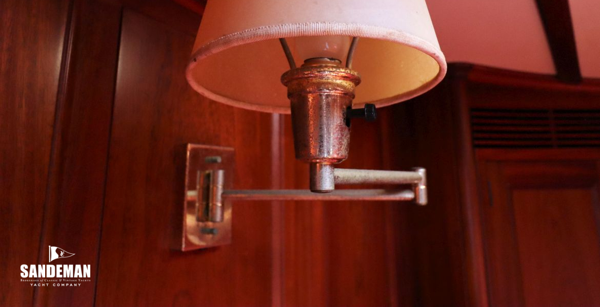 (2) Saloon lamp