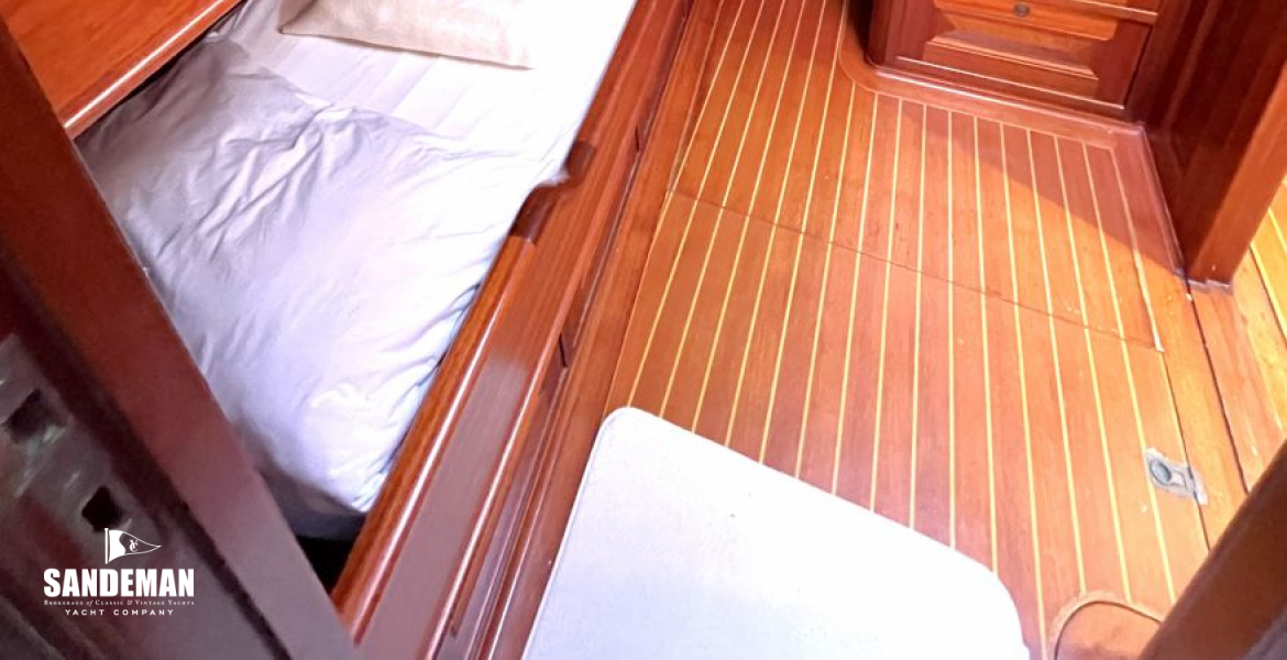 (3) Starboard guest cabin view aft