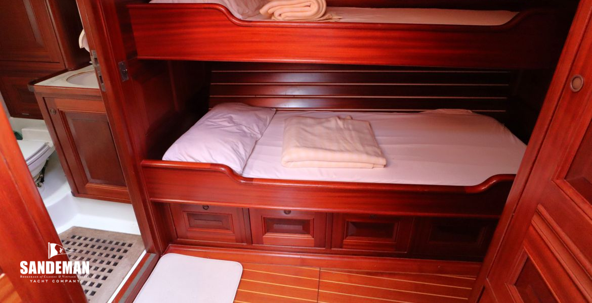 (3) Starboard guest cabin