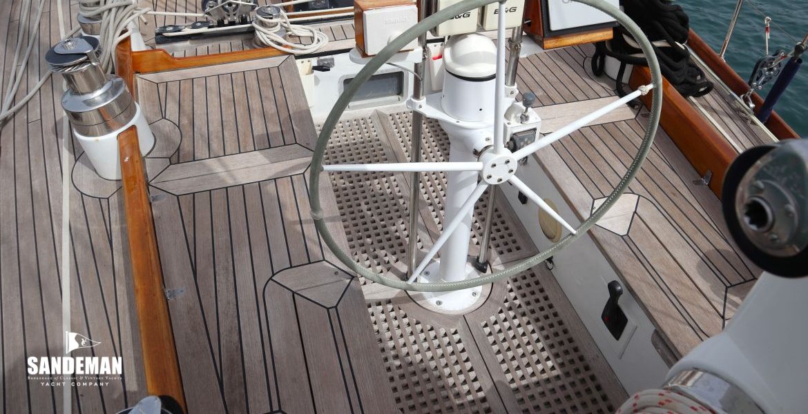 Cockpit view forward