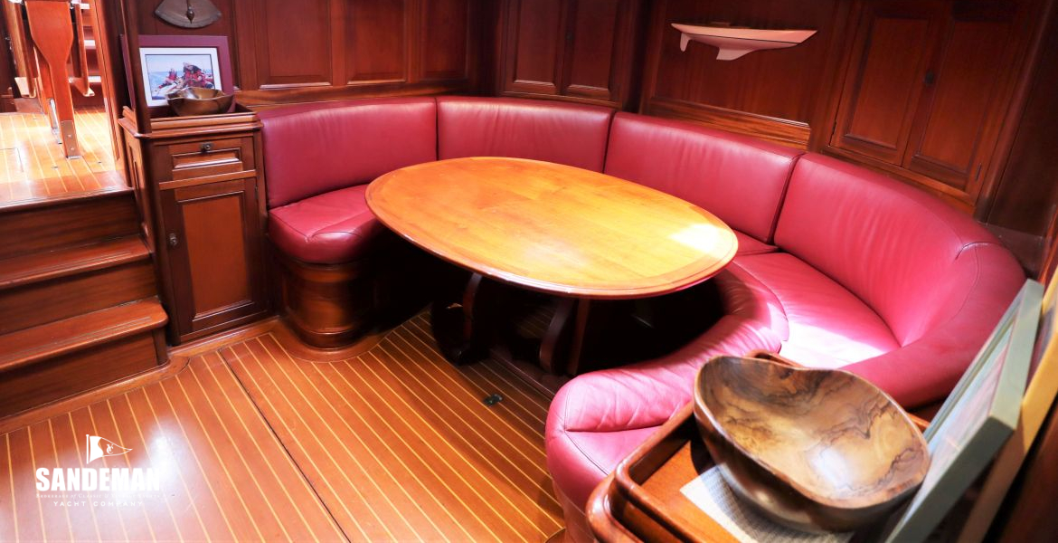 (2) Saloon view aft to port