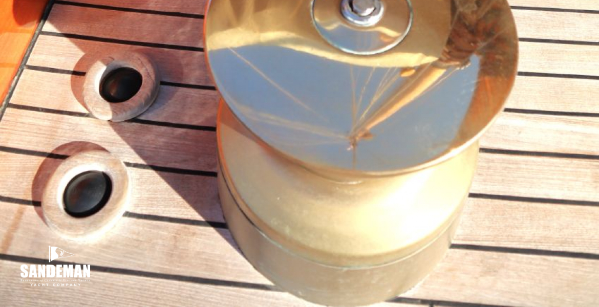 Main mast base details