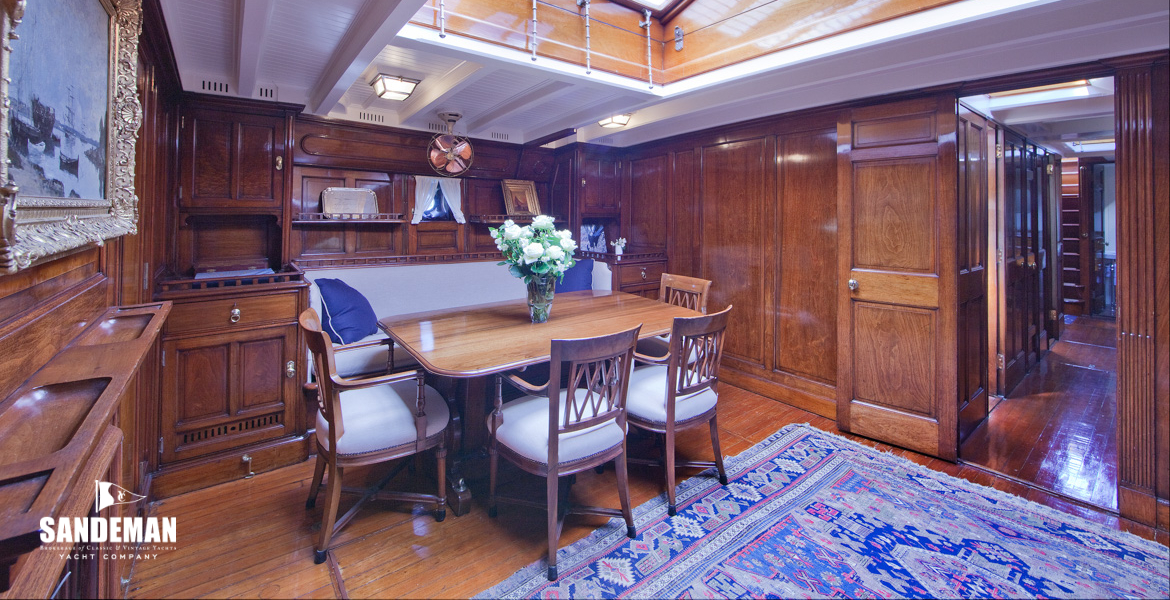 Saloon view aft to starboard [Photo: Bruce Thomas]