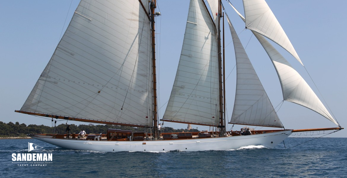 Abeam [Photo: Richard Langdon/ Ocean Images]