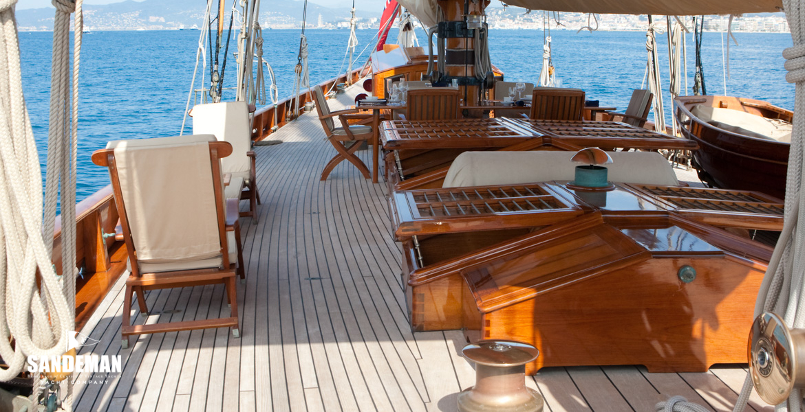 Mid deck view aft [Photo: Bruce Thomas]