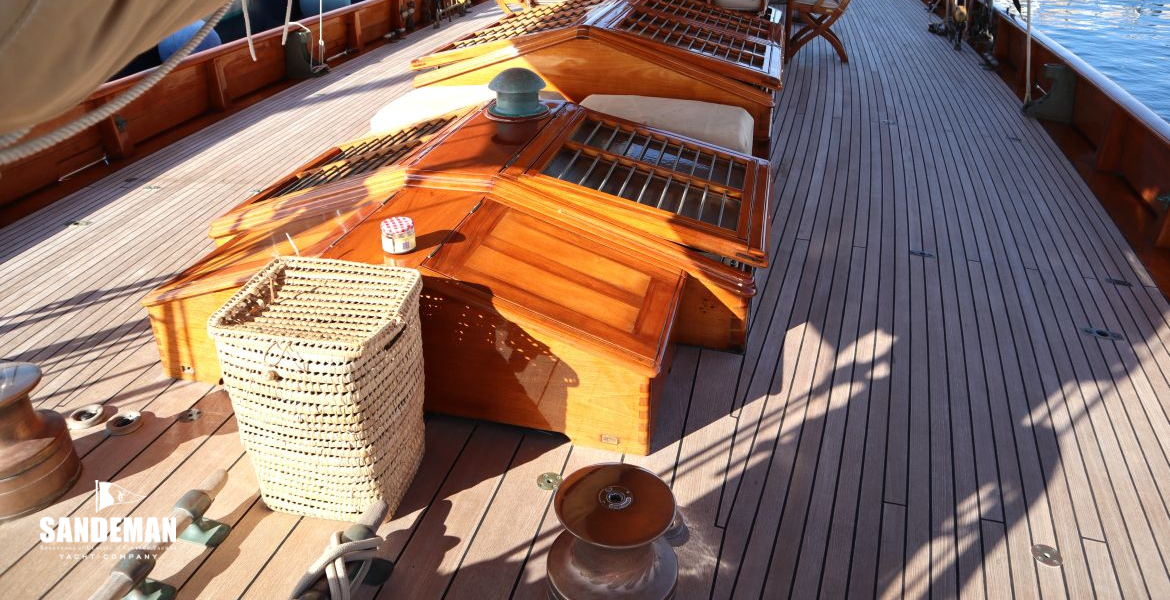Mid deck view aft