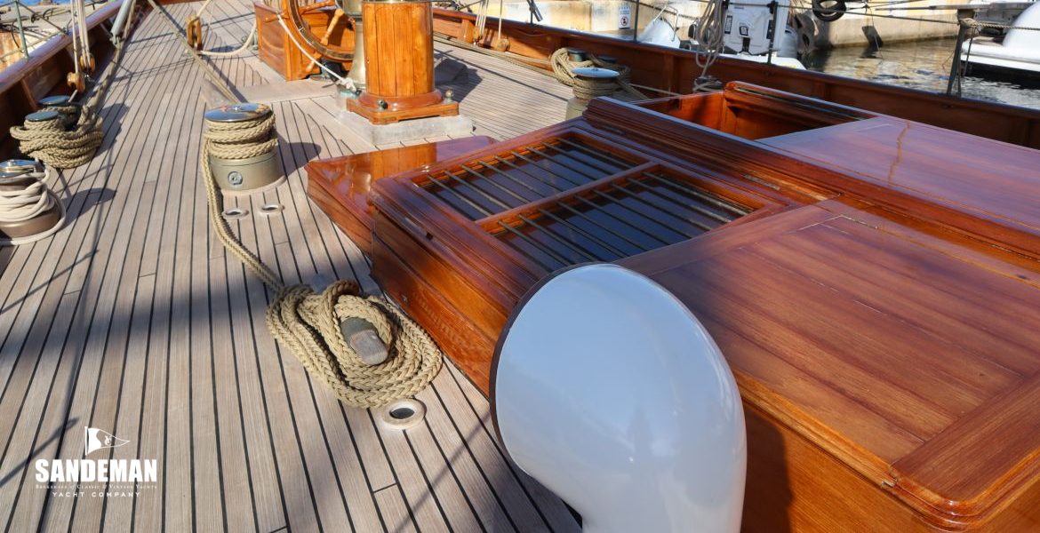 View aft over engine room hatch