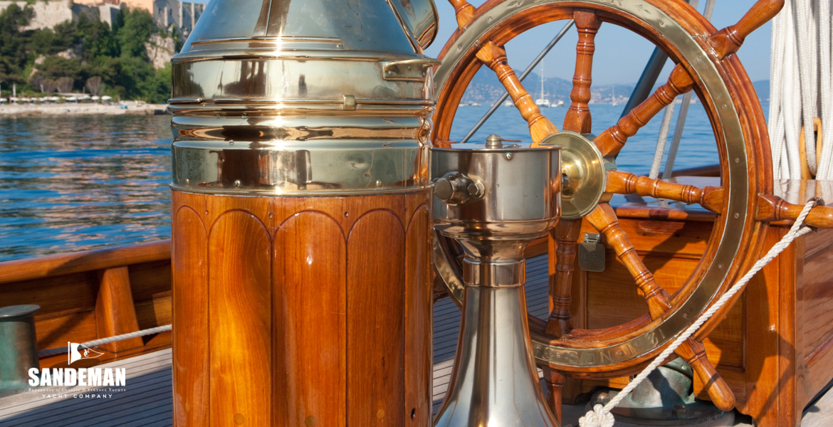 Binnacle and helm view aft [Photo: Bruce Thomas]