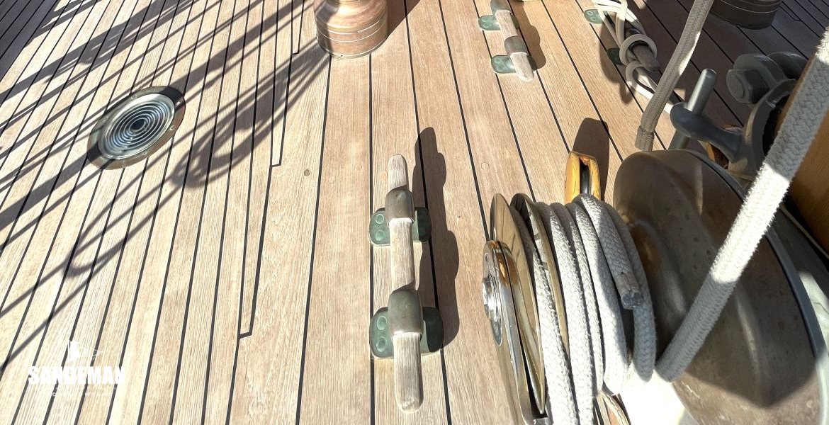 View aft from fore mast