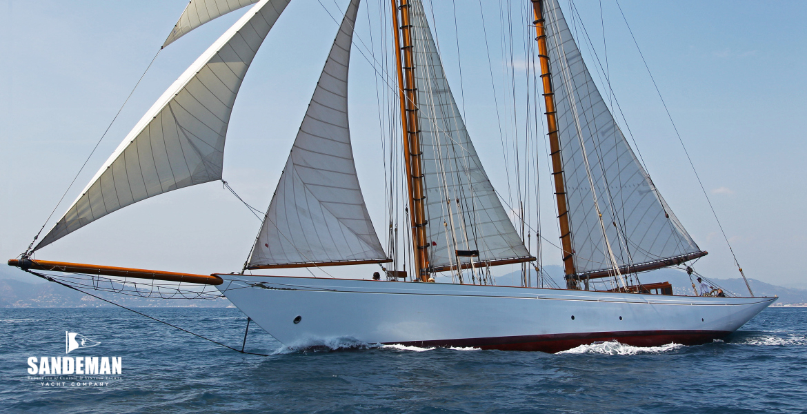 Port bow [Photo: Richard Langdon/ Ocean Images]