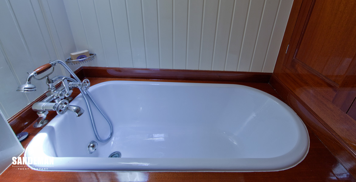 Port aft bathroom [Photo: Bruce Thomas]