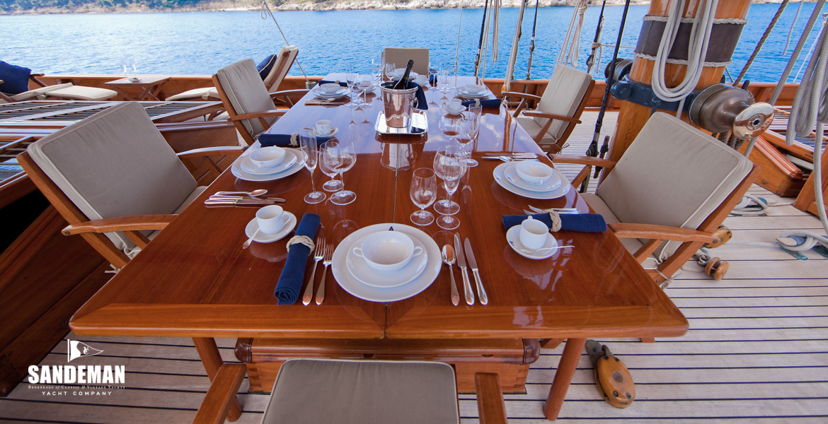 Table set [Photo: Bruce Thomas]