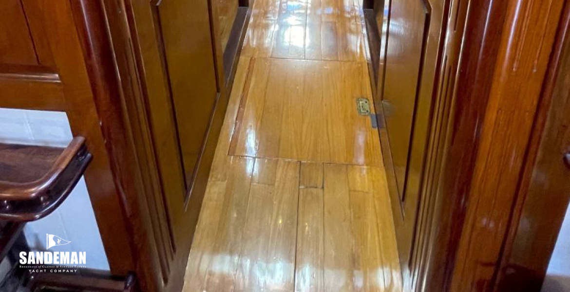 Corridor view forward