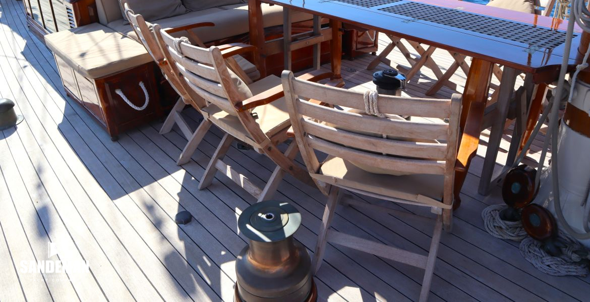 Dining area view aft