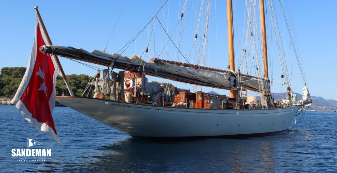 Anchored starboard quarter