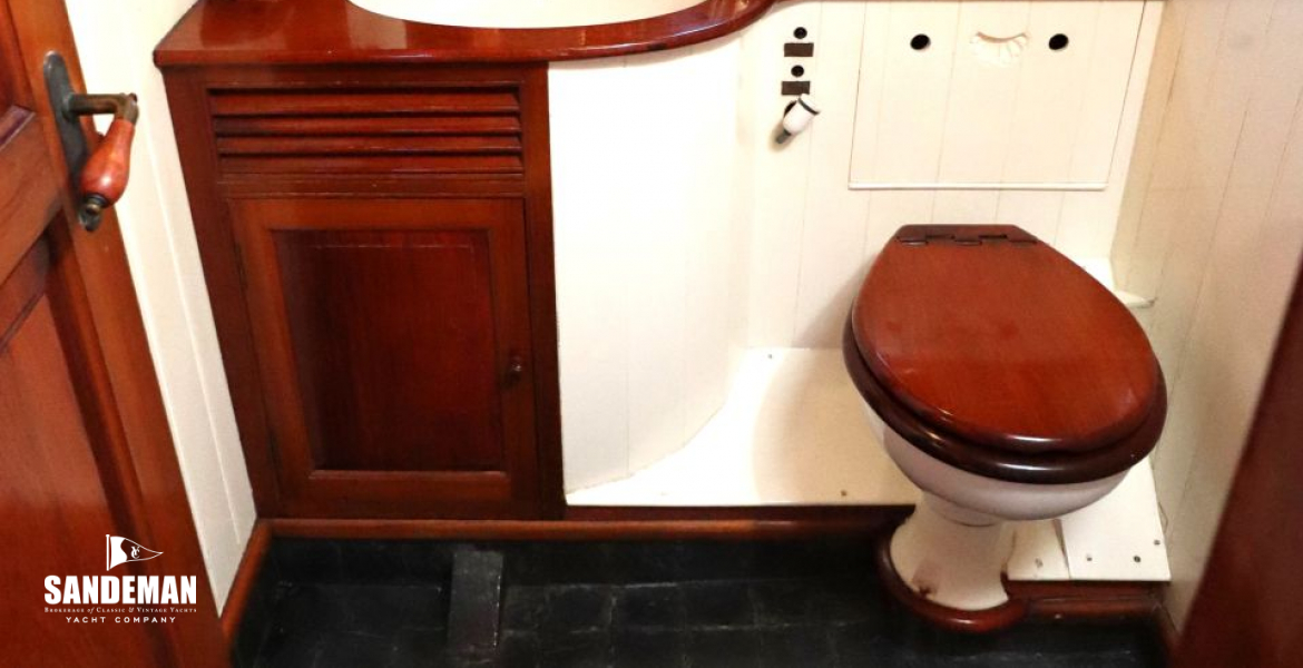 Port guest cabin en-suite